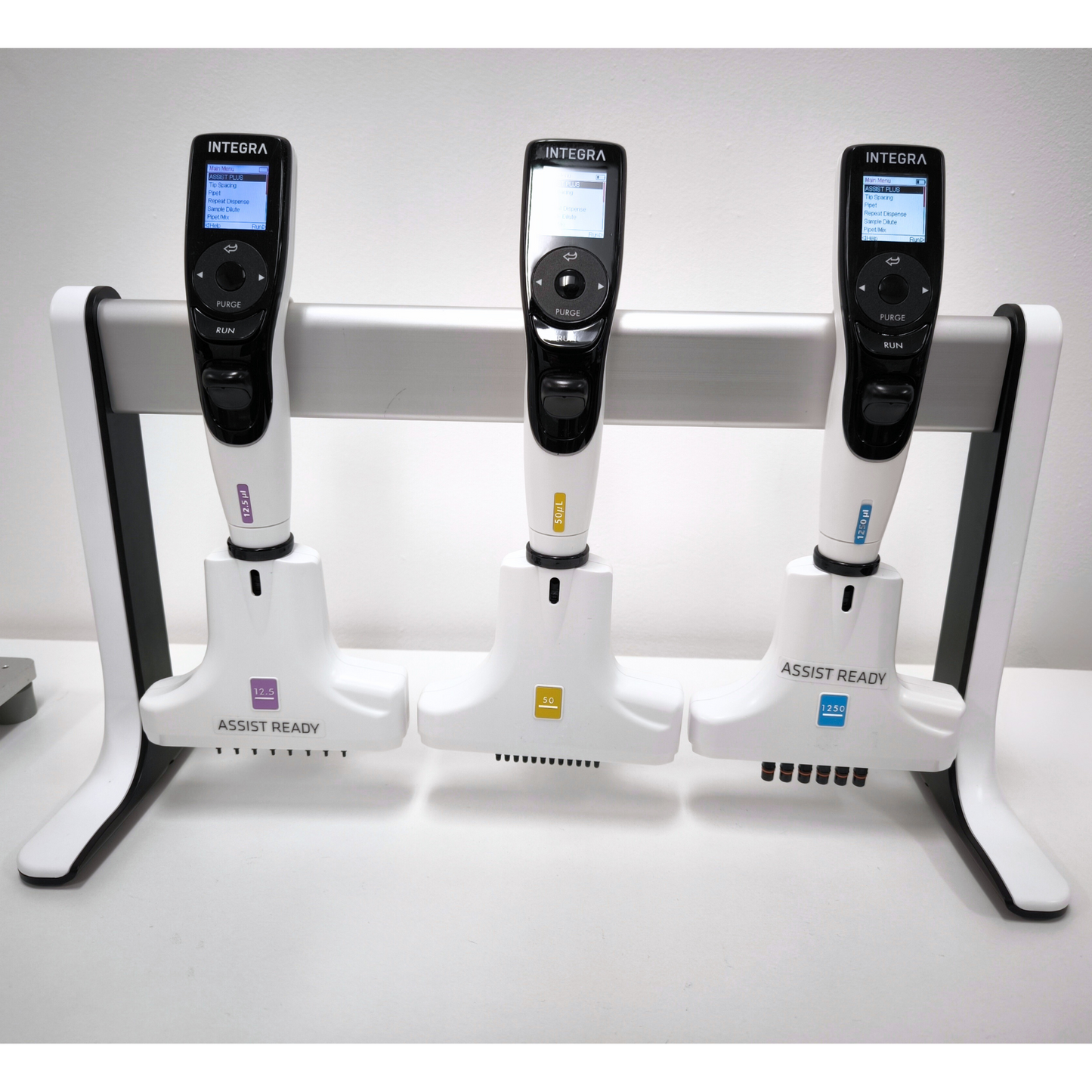 Integra ASSIST PLUS Pipetting Robot (4505) with 3x Voyager Electronic Pipettes