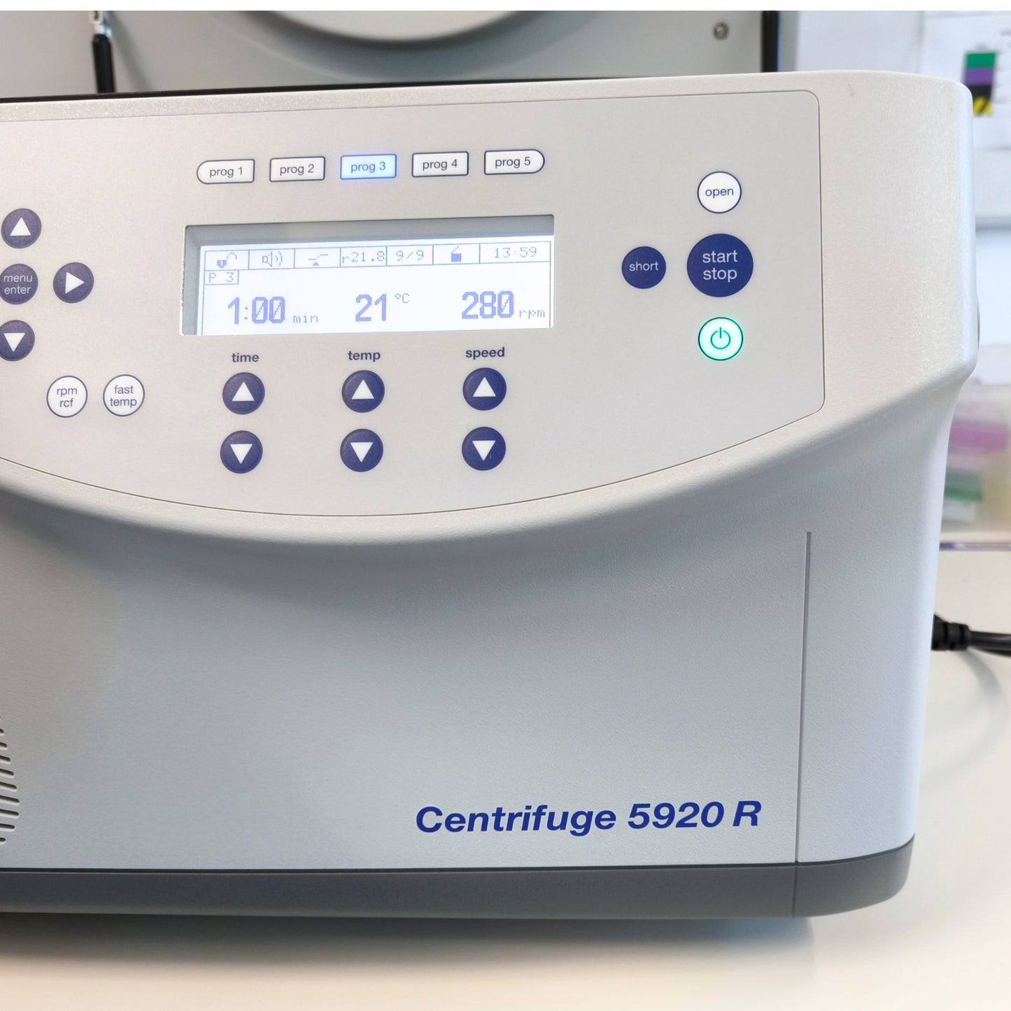 Centrifuge 5920 R - Large Centrifuge + Rotor & Adapters + Mobile table