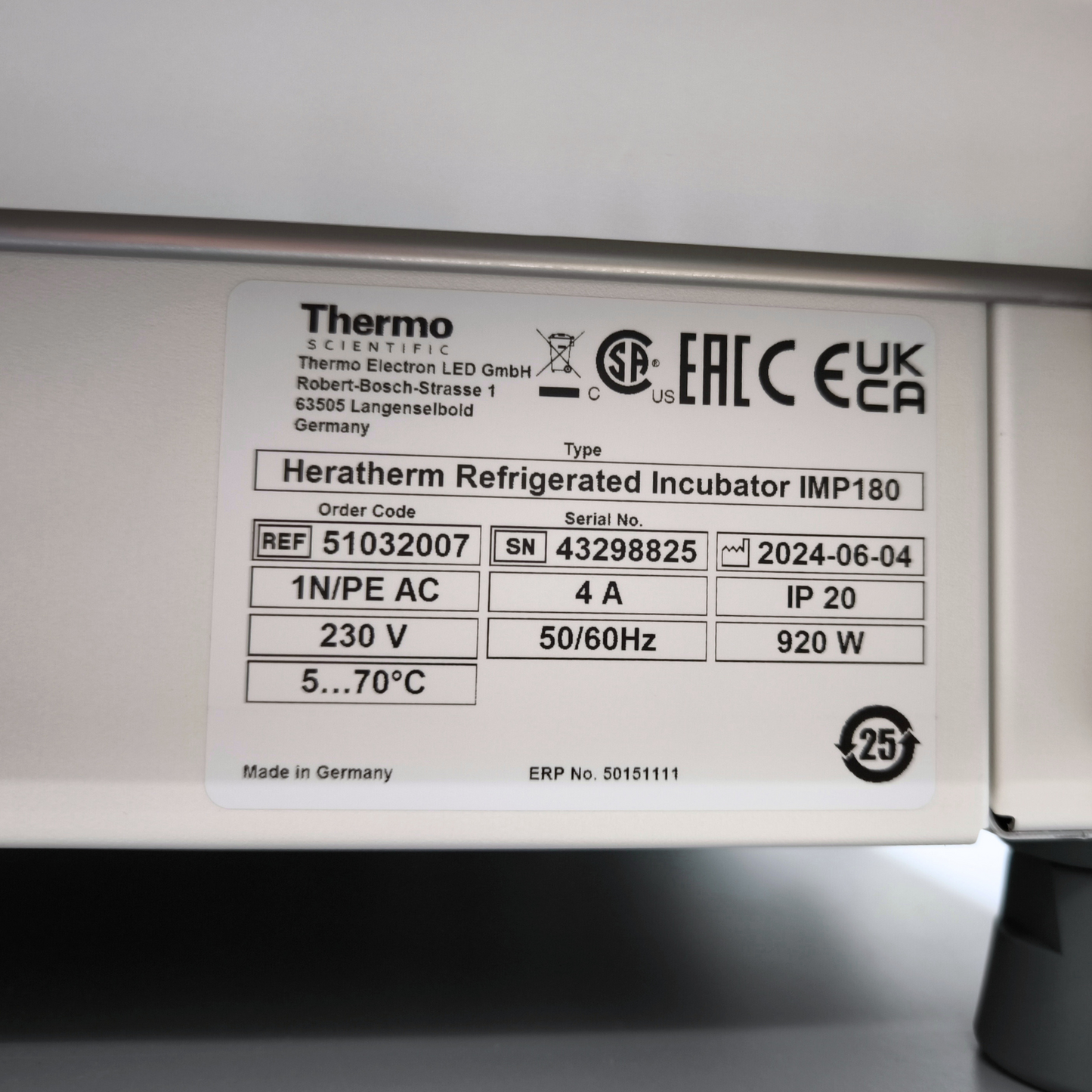 Thermo Scientific™ Heratherm™ Refrigerated Incubator IMP180, with Electrical Outlet (2024)